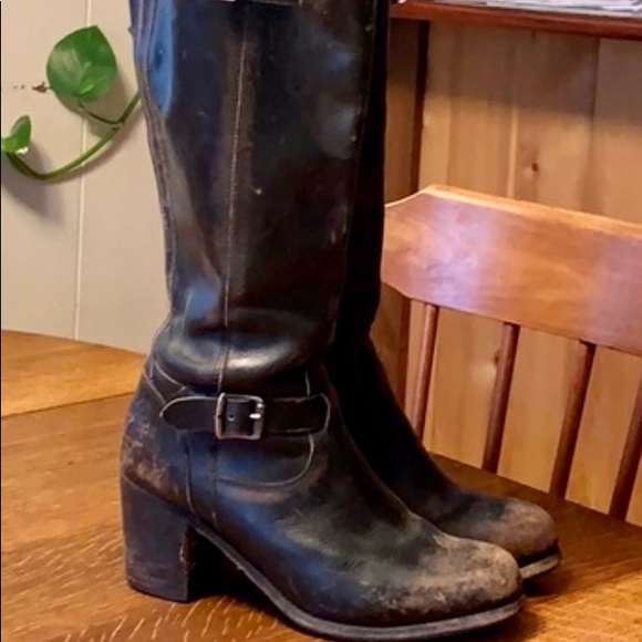 Frye Kelly belted tall boots - Picture 3 of 8